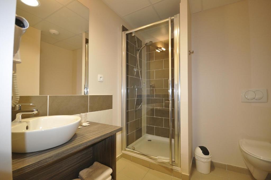 Hotel Caiman Pierrelatte Værelse billede